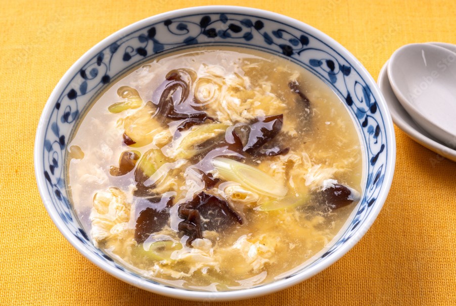 【キクラゲと玉子の中華風スープ】 胃腸の負担を和らげる温かいスープがおすすめです！